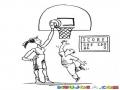 Dibujo De Mujer Alta Jugando Basketball Contra Un Hombre Chaparro