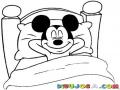 Dibujo De Mickey Mouse Durmiendo En Su Cama Para Pintar Y Colorear A Mickeymouse Acostado