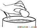 Dibujo De Hombre Concinando Un Huevo Duro Para Colorear