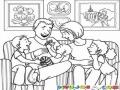 Dibujo De Una Familia Feliz Dibujo De Papa Y Mama Pasando Tiempo De Calidad Y Compartiendo Con Sus Hijos En La Sala De Su Casa Para Pintar Y Colorear