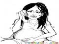 Complicaciones En El Embarazao Embarazo Delicado Embarazo De Alto Riesgo Dibujo De Mujer Embarazada Llamando Al Medico Para Pintar Y Colorear Mujer En Cinta Con Dolores De Parto