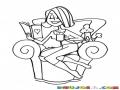Dibujo De Mujer Leyendo Un Libro En Su Sofa Con Su Perrito A La Par Para Pintar Y Colorear