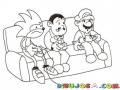 Videojuegos De Los 80s Dibujo De Hombre Jugando Videojuegos Con Sonic Y Con Mariobros Para Pintar Y Colorear A Sonic Con Mario Bros Sentados En Un Sofa