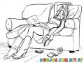 Colorear Chica Recostada En Un Sofa Mascando Chicle