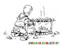 Dibujo De Nino Scout Cocinando Carne Un Una Fogata Para Pintar Y Colorear