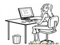Dibujo De Chica Trabajando Frente A Su Computadora Para Pintar Y Colorear Mujer En El Ordenador