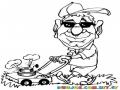 Dibujo De Hombre Podando El Cepsed Con Maquina Podadora De Gasolina Para Pintar Y Colorear