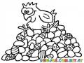 Dibujo De Gallina Poniendo Huevos De Pascua Para Pintar Y Colorear Gallina Sobre Huevos De Pascua